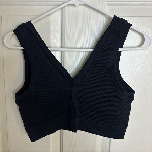 Offline by Aerie Women's Ribbed Crop Top Black Sleeveless V Neck Size Large - Picture 2 of 3